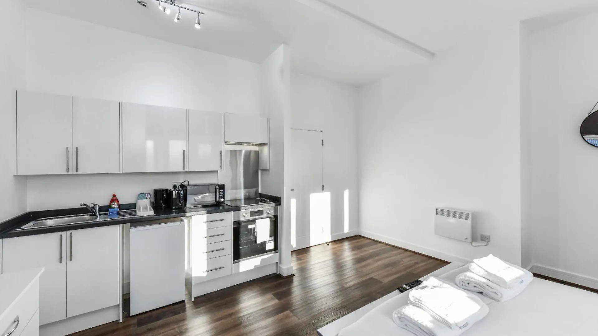 Apartment Church Street Flat 2 - Minimalist Studio In New Basford Nottingham